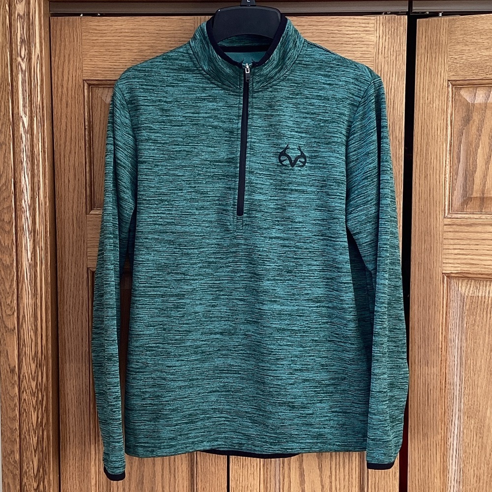 Realtree green and black fleece lined Quarter-Zip Pullover. Men’s medium